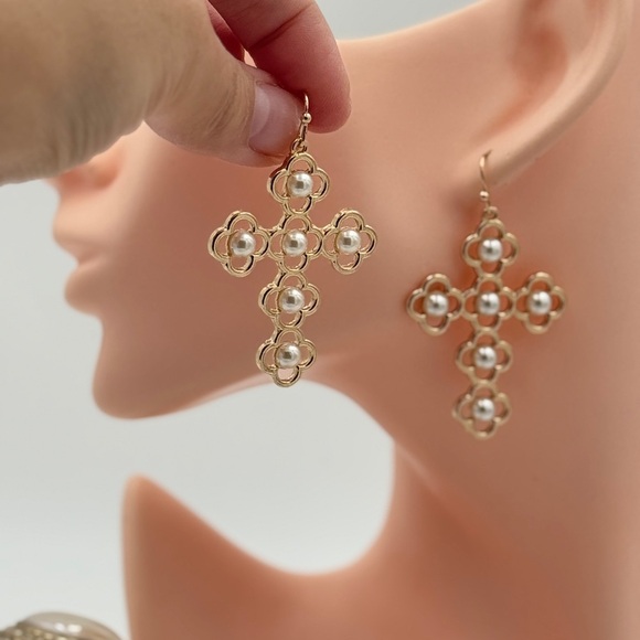 ⚜️ Loée Elegant Gold Cross Floral Earrings With Pearl ❤️‍🔥💫 - Picture 4 of 7